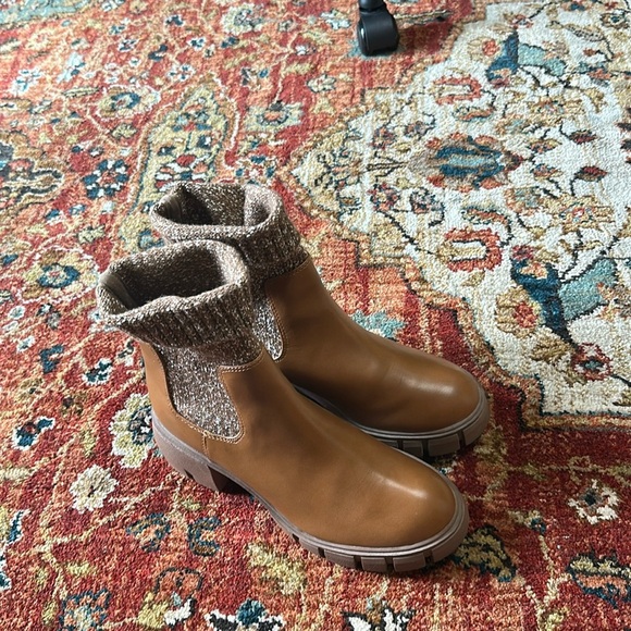 Universal thread women’s‎ boots - Picture 1 of 2